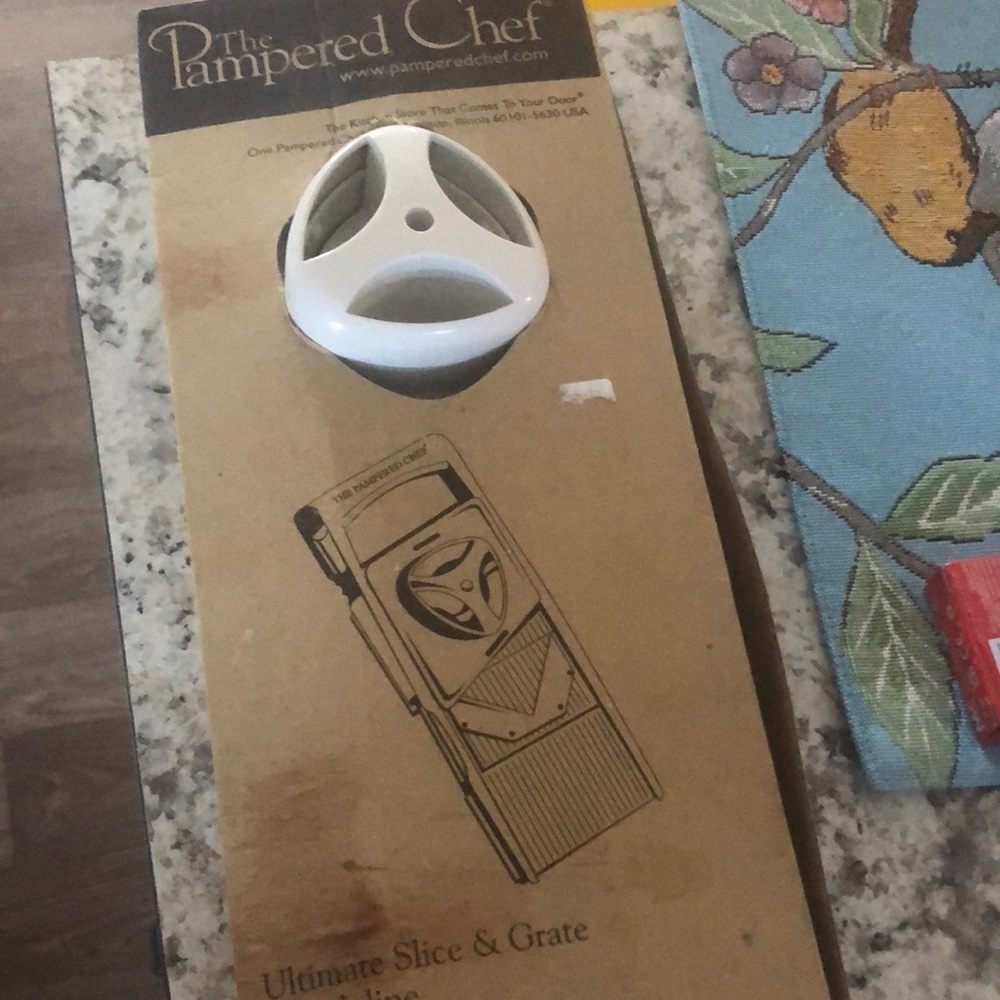 Pampered Chef Ultimate Slice & Grate Mandoline